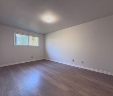 For Lease - 343 Bronte Road, Oakville, Ontario - Photo 6