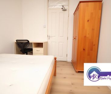 5 bedroom flat share to rent - Photo 4