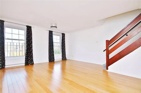 Waters Drive, Staines-upon-Thames, Surrey, TW18 4RT - Photo 4