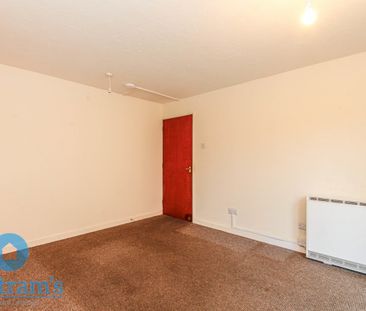 2 bed Flat for Rent - Photo 4