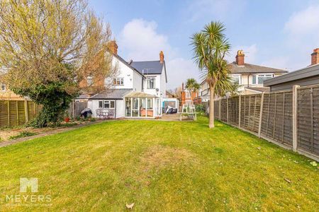 5 bedroom semi-detached house to rent - Photo 3