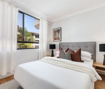 Renovated Apartment With Balcony and Parking - Photo 4