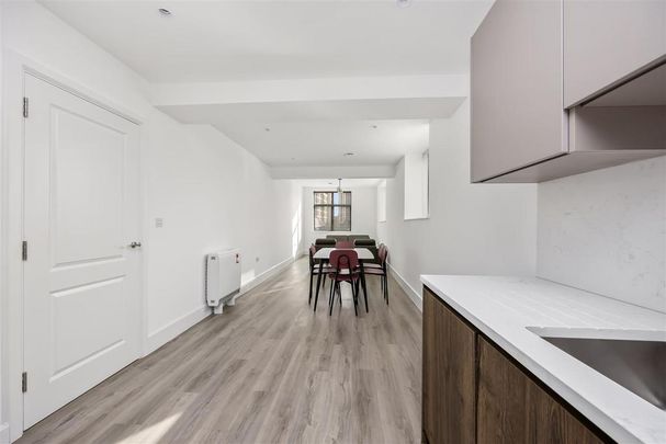 3 bedroom flat to rent - Photo 1