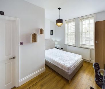 1 bedroom in a house share to rent - Photo 4