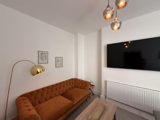 Studio to rent - Photo 1