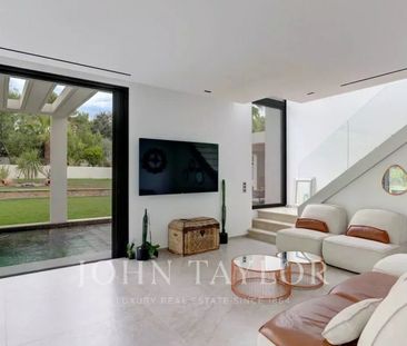 Maison • Valbonne - Photo 1