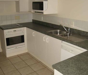 ONE BEDROOM CENTRAL CITY APARTMENT - Photo 5