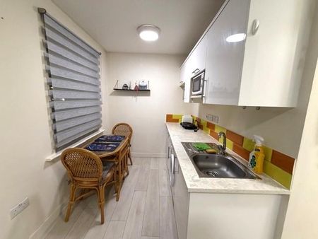 Studio to rent - Photo 4