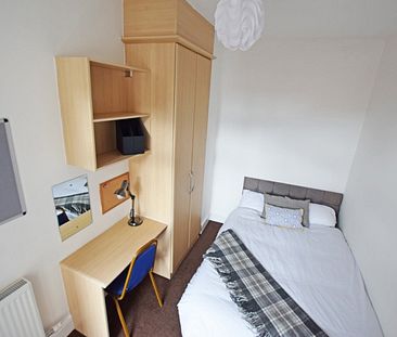 Room 2 - Photo 3