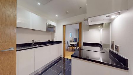 2 bedroom flat to rent - Photo 2
