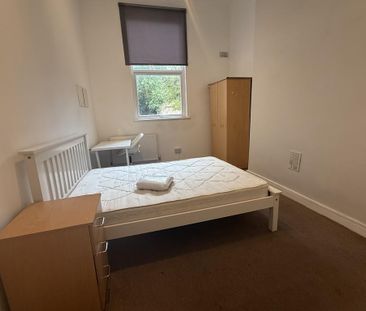 2 bedroom ground floor flat to rent - Photo 5