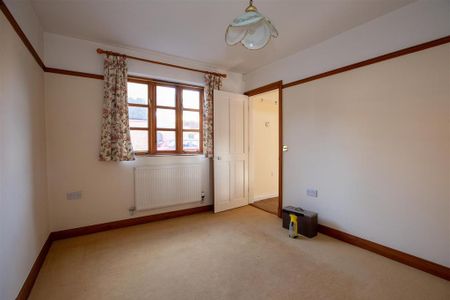 4 bedroom detached house to rent - Photo 3