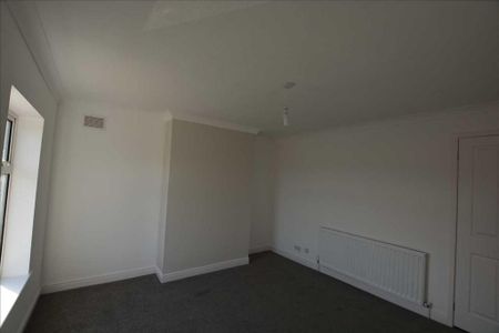 2 bedroom semi-detached house to rent - Photo 4