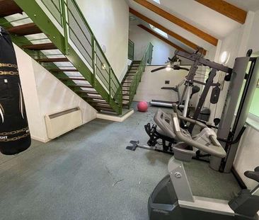 Bedroom Apartment - Barons Court - Close To Town/station And Local ... - Photo 3