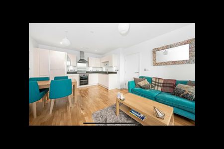 2 Bed Flat, Centenary Heights, SE10 - Photo 2