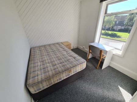 6 Bed Student House on Columbia Road - Photo 2