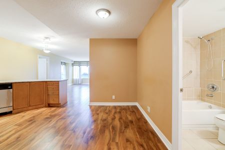 For Lease - 33 Cox Boulevard Unit# 717, Markham, Ontario - Photo 3