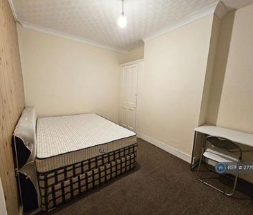 4 bedroom terraced house to rent - Photo 1