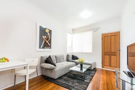 MORDIALLOC BAYSIDE & VILLAGE LIFESTYLE! - Photo 5