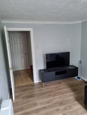 1 Bed Flat, Rothesay Court, SE6 - Photo 1