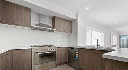 9 Dhaya Street, Grantham Farm NSW 2765 - House For Rent | Domain - Photo 4