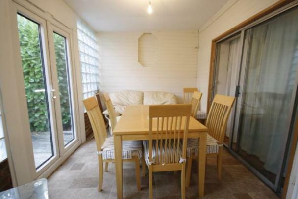 Student house on Columbia Road - Photo 1