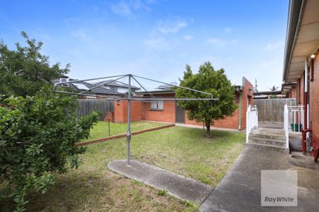 Location Perfect! - Photo 2