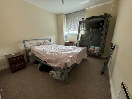 2 bedroom flat to rent - Photo 3