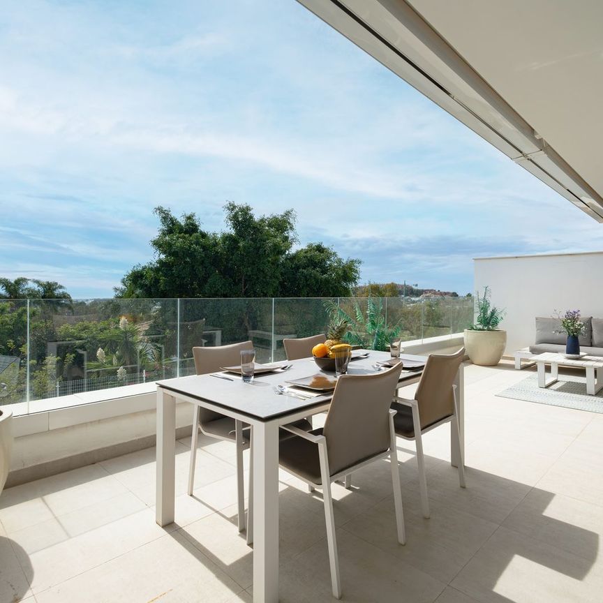 Middle Floor Apartment in Nueva Andalucía - Photo 1