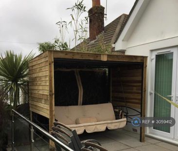 4 bedroom detached house to rent - Photo 2