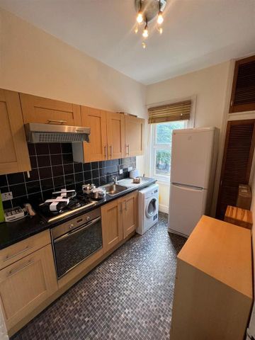 2 bedroom flat to rent - Photo 5