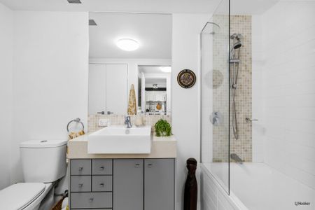 MODERN APARTMENT WITH MASSIVE PRIVATE OUTDOOR DECK - Photo 5