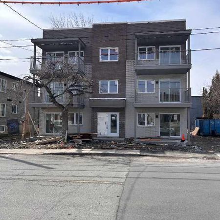 LOGEMENT 4 1/2 À LOUER PRÈS DU MÉTRO LONGUEUIL 1 JUIN 2026 - Photo 3