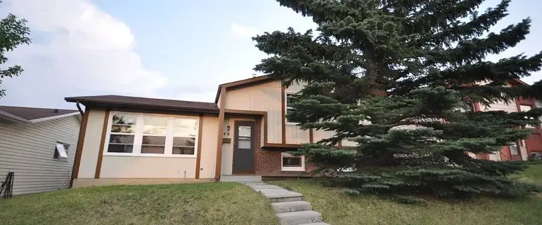 5 BDM, 2 BATH BIG HOUSE! BEDDINGTON | Beddington Rise NE, Calgary - Photo 1