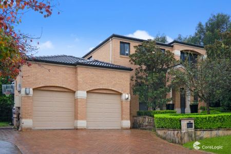 Don't miss out on this 5-bedroom home! - Photo 2