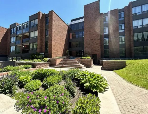 Heather Forest | 12 Heather Street, Barrie - Photo 1