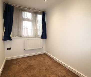 4 bedroom terraced house to rent - Photo 4