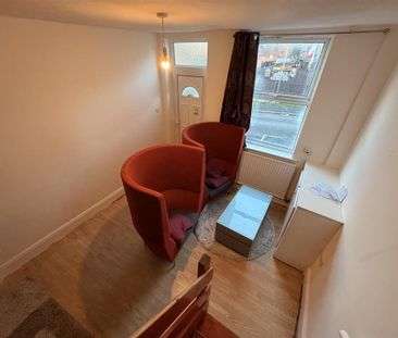 2 bedroom terraced house to rent - Photo 1