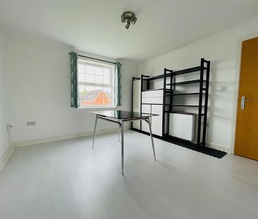 2 Bed Apartment - Photo 6