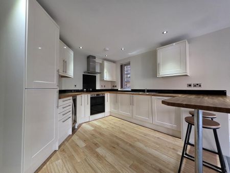 3 bedroom apartment to rent - Photo 4