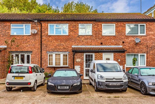 3 bedroom terraced house to rent - Photo 1