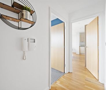 2 bedroom flat to rent - Photo 6