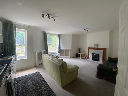 2 bedroom flat to rent - Photo 1