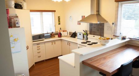 Large Family Home - Photo 3