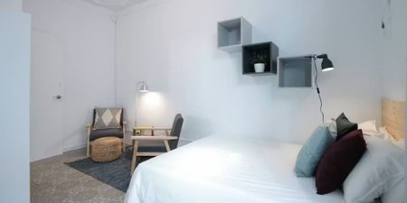 Carrer Gran de Gràcia, Barcelona, Catalonia 08012 - Photo 5