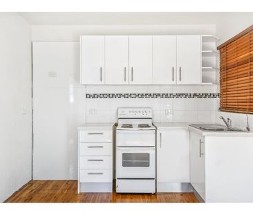 Conveniently Located 1 bedroom Apartment! - Photo 2