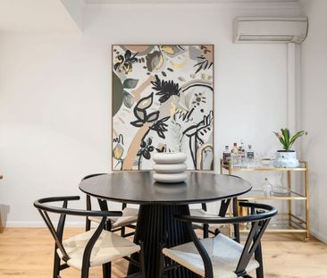 Street Front Townhouse Footsteps From Chapel Street - Photo 3