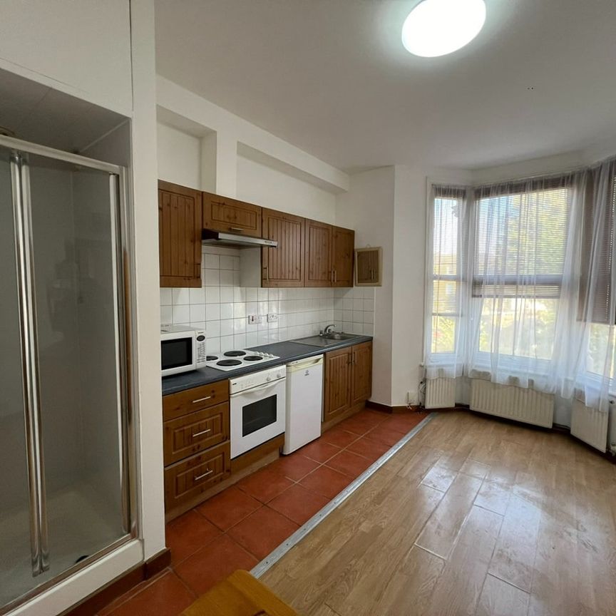 Studio Flat, Crayford Road, N7 - Photo 1