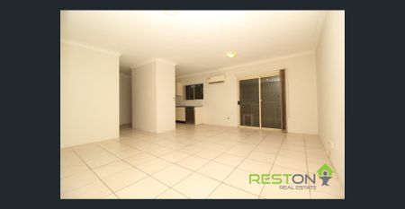 SPACIOUS APARTMENT IN CONVENIENT LOCATION - Photo 2