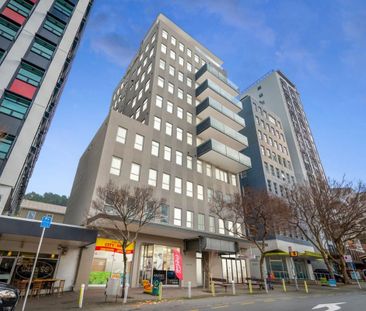 Spacious Thorndon Apartment with Harbour Views High Stud & Modern L... - Photo 5